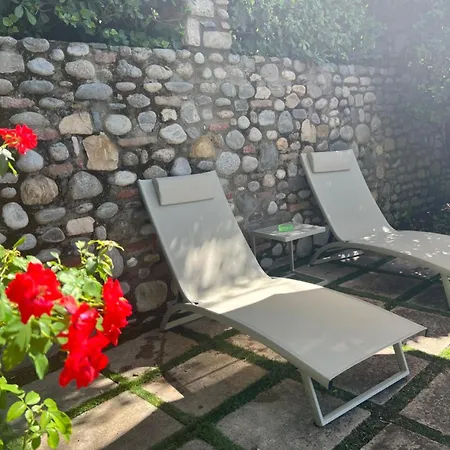Garden Castle Desenzano アパート